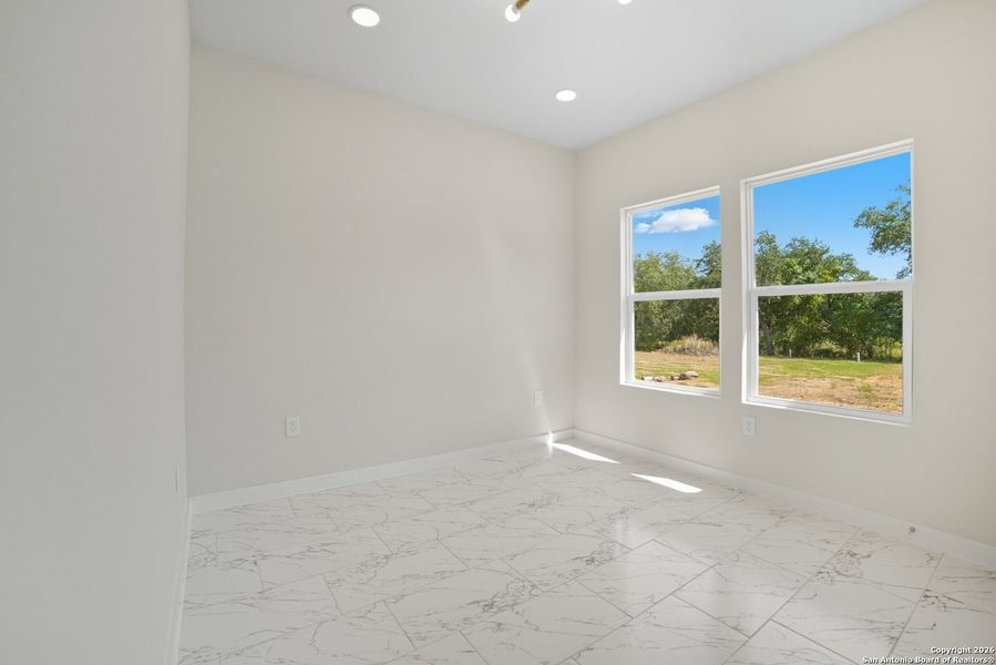 Spacious, unfurnished interior of a new home in , Atascosa (Image 22).