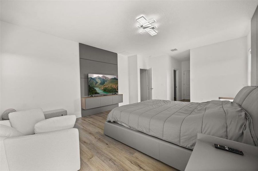 Furnished interior view inside a new home in , Winter Garden (Image 3).