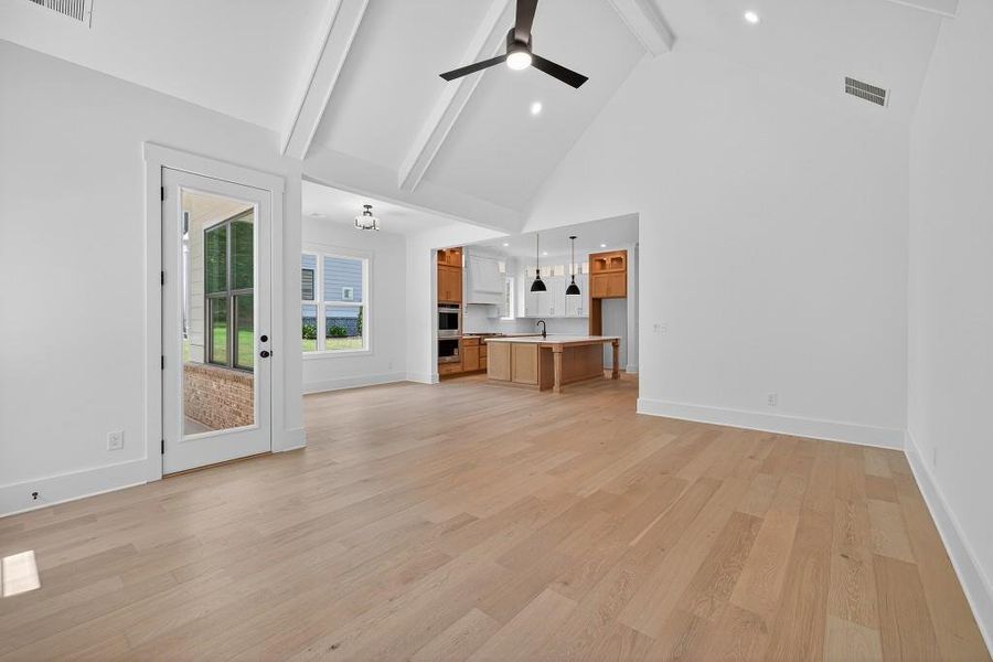 Spacious, unfurnished interior of a new home in Livingstone Park, Kennesaw (Image 23).