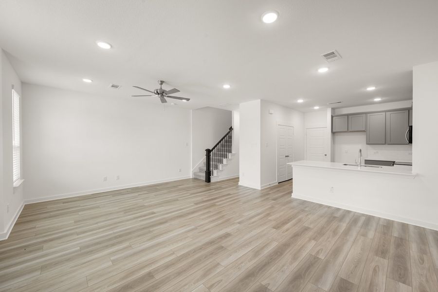 Spacious, unfurnished interior of a new home in Mockingbird Estates Townhomes, Fort Worth (Image 11).