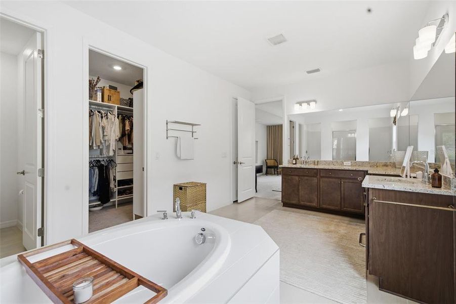 Furnished interior view inside a new home in , Bradenton (Image 34).