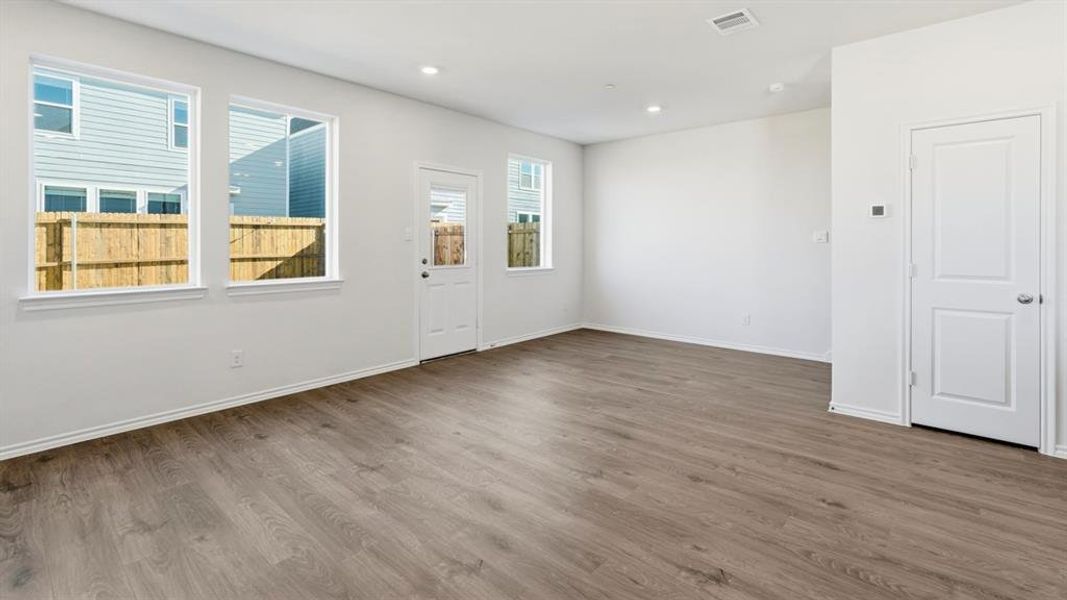 Spacious, unfurnished interior of a new home in Arbor Trails South, Princeton (Image 27).