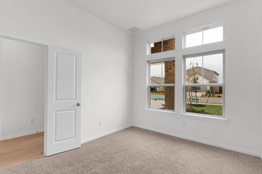 Spacious, unfurnished interior of a new home in Briarwood, Elgin (Image 10).
