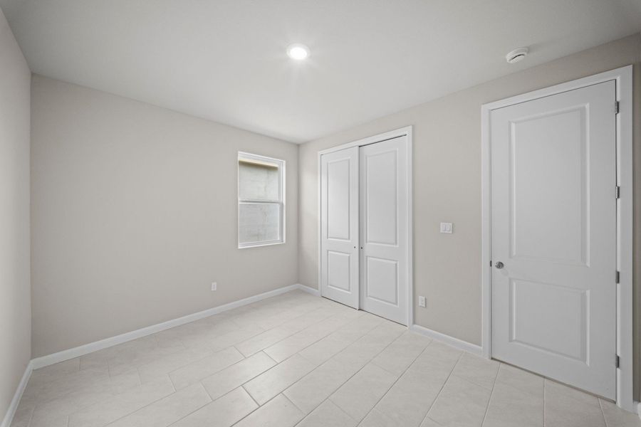 Spacious, unfurnished interior of a new home in Monte Cielo, Weslaco (Image 14).