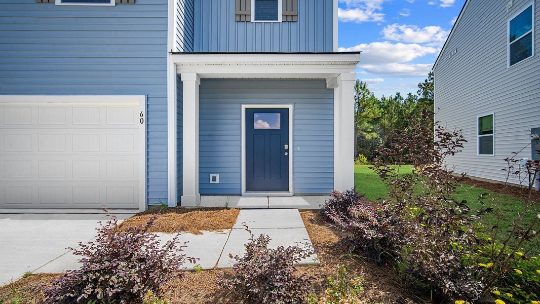 Exterior details and patio area of a home in Holly Oaks, Statesboro (Image 3).