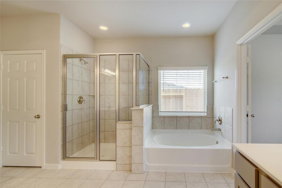 Furnished interior view inside a new home in River Ranch, Dayton (Image 6).