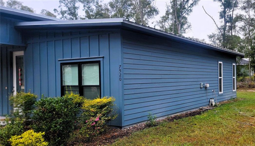 Exterior details and patio area of a home in , Trenton (Image 17).