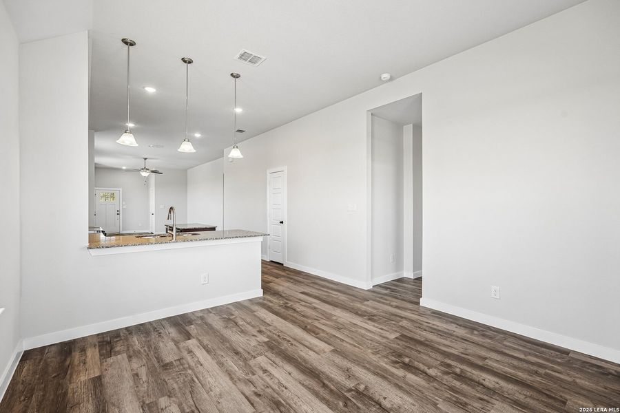 Spacious, unfurnished interior of a new home in Red Hawk Landing, San Antonio (Image 17). Spacious, unfurnished interior of a new home in Red Hawk Landing, San Antonio (Image 17).