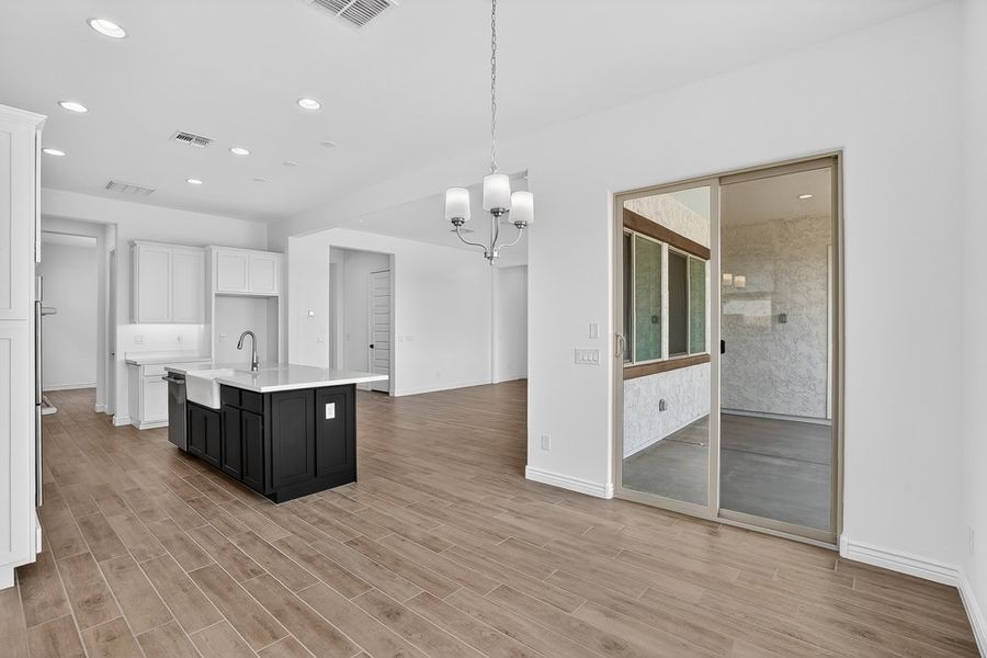 Spacious, unfurnished interior of a new home in Hawes Crossing, Mesa (Image 16).