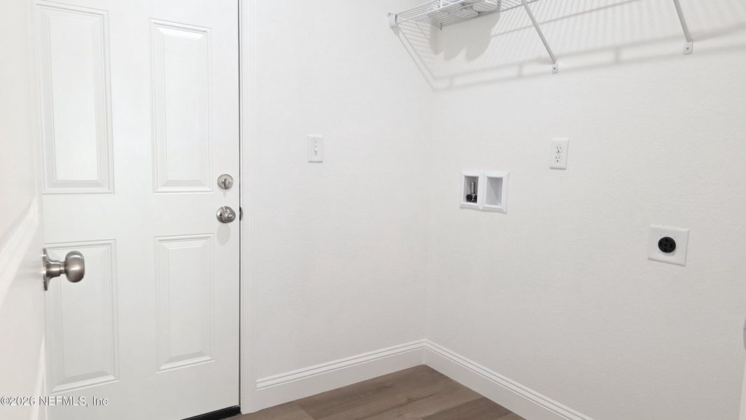 Spacious, unfurnished interior of a new home in , Jacksonville (Image 17).