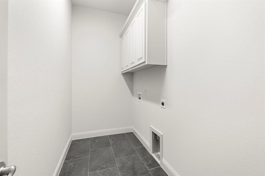 Spacious, unfurnished interior of a new home in Nelson Lake Estates, Rockwall (Image 19). Spacious, unfurnished interior of a new home in Nelson Lake Estates, Rockwall (Image 19).