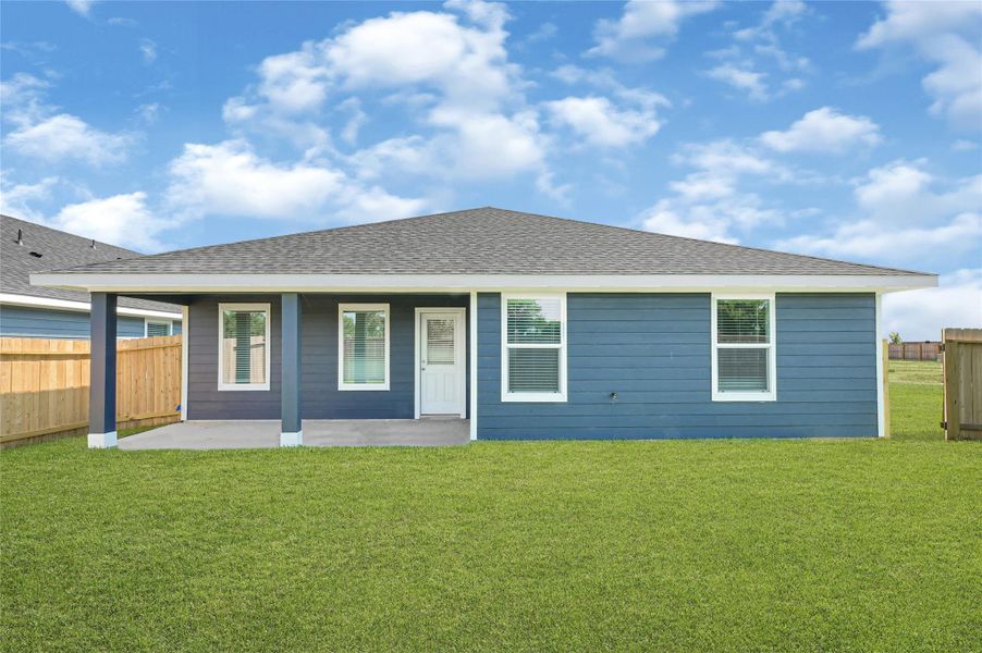 Exterior details and patio area of a home in Holly Ridge, Rosenberg (Image 20).