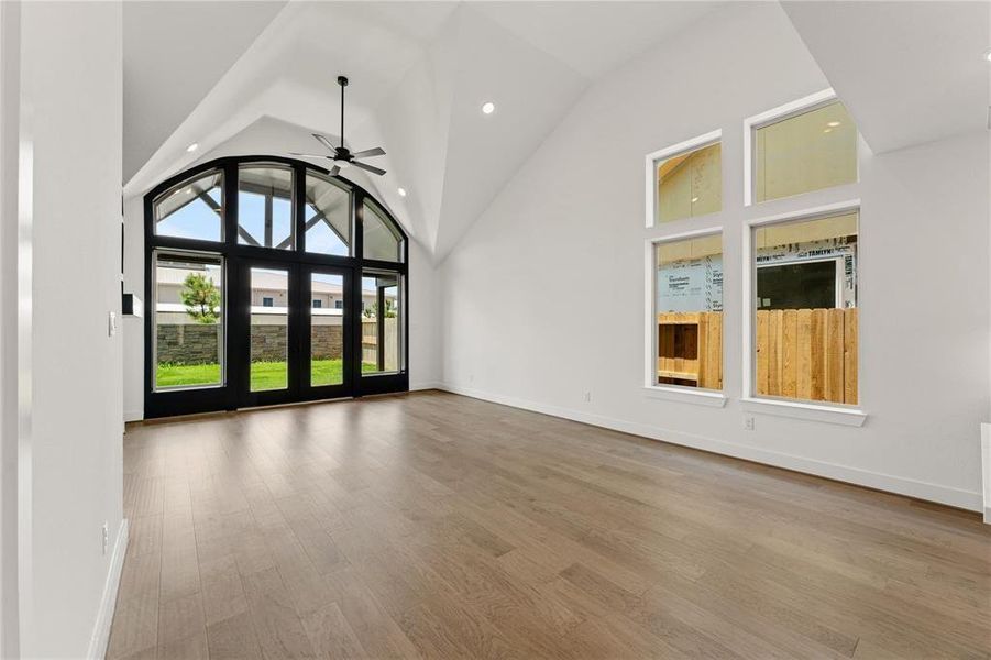 Spacious, unfurnished interior of a new home in Cross Creek Ranch 45' 70', Fulshear (Image 35).