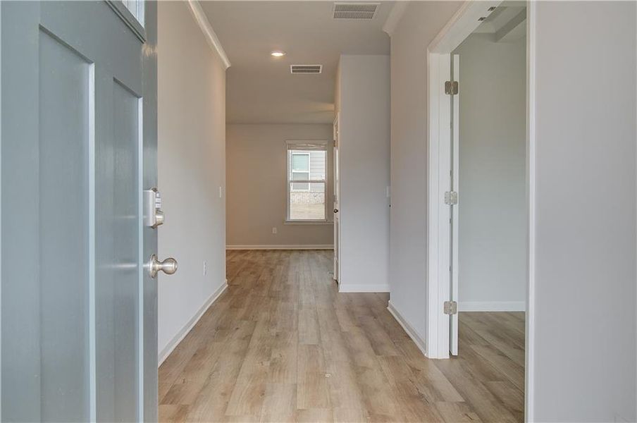 Spacious, unfurnished interior of a new home in Cooper Park, McDonough (Image 11).