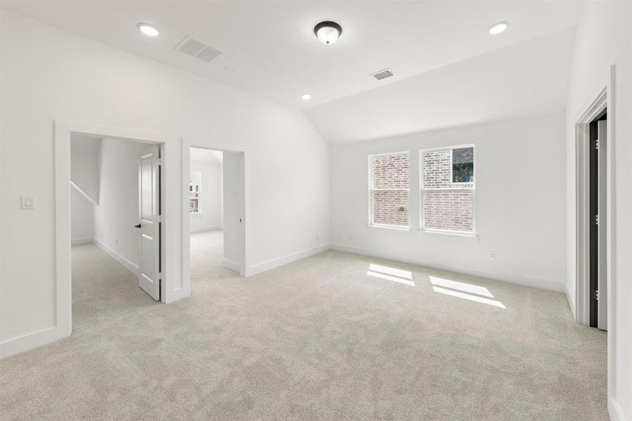 Spacious, unfurnished interior of a new home in Inspiration, Lucas (Image 30).