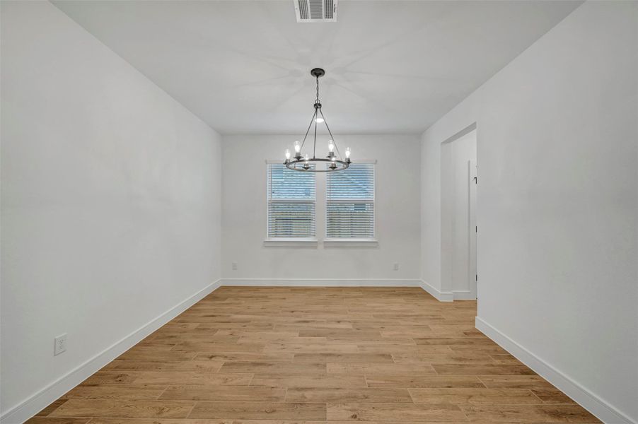 Elegant dining room (*Photo not of actual home and used for illustration purposes only.)