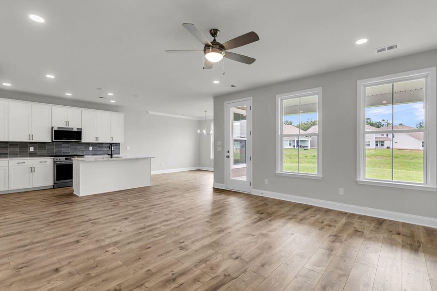 Spacious, unfurnished interior of a new home in Wildcat Chase, Summerville (Image 25).