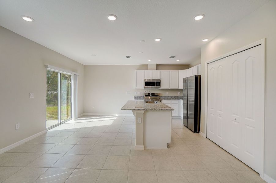 Representative furnished interior of a home built from the Oak by Maronda Homes in Coastal Communities, Edgewater (Image 8).