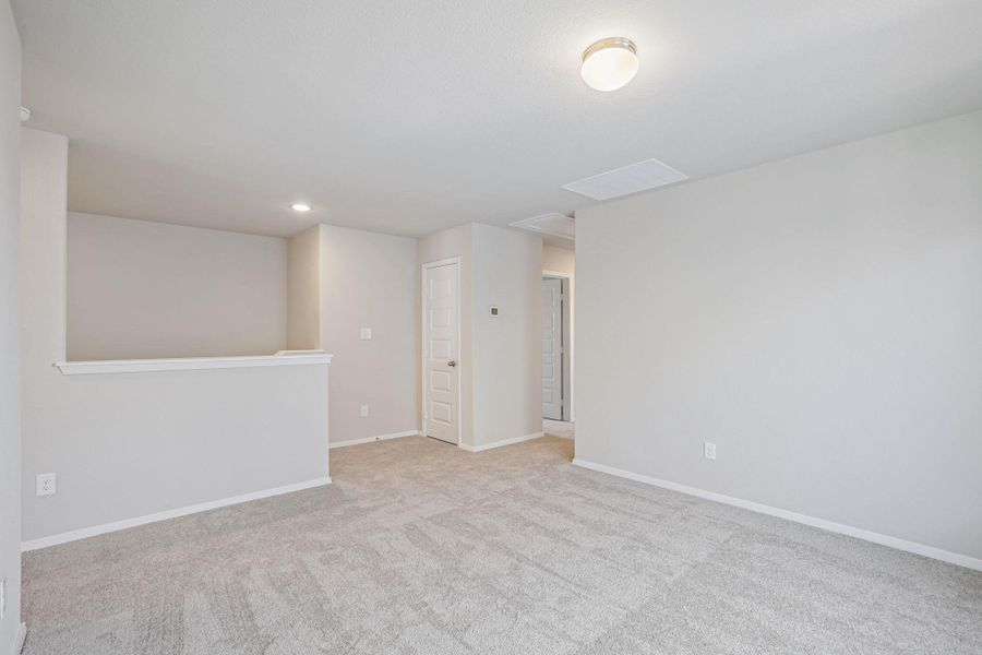 Spacious, unfurnished interior of a new home in Edgebrooke, Pflugerville (Image 26).