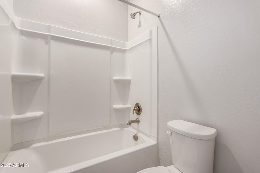 33 - Camino Del Oro 33 - Camino Del Oro