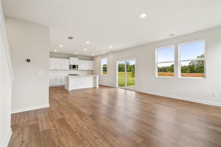 Spacious, unfurnished interior of a new home in Walker Grove, McDonough (Image 24).