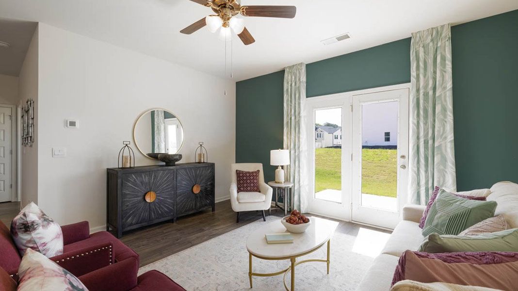 Representative furnished interior of a home built from the Robie by D.R. Horton in Kingston Ranch at Lake Oconee, Buckhead (Image 21).