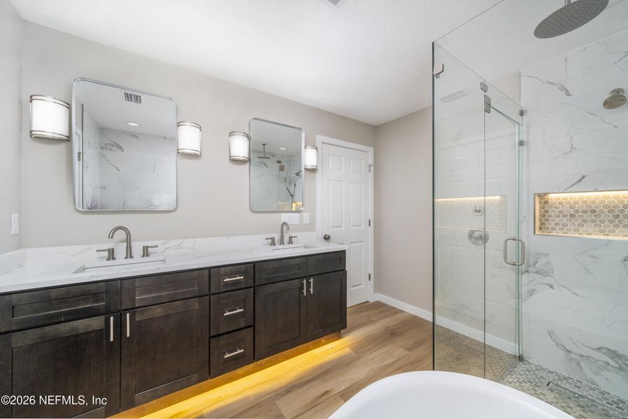 Furnished interior view inside a new home in , Palatka (Image 9).