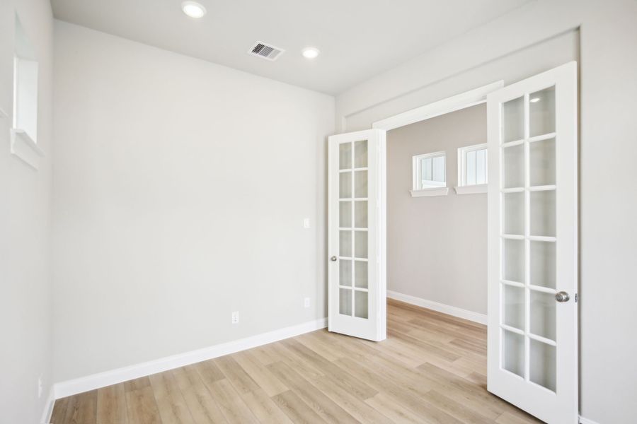 Spacious, unfurnished interior of a new home in Kemah Crossing - Luxe Series, Kemah (Image 11). Spacious, unfurnished interior of a new home in Kemah Crossing - Luxe Series, Kemah (Image 11).