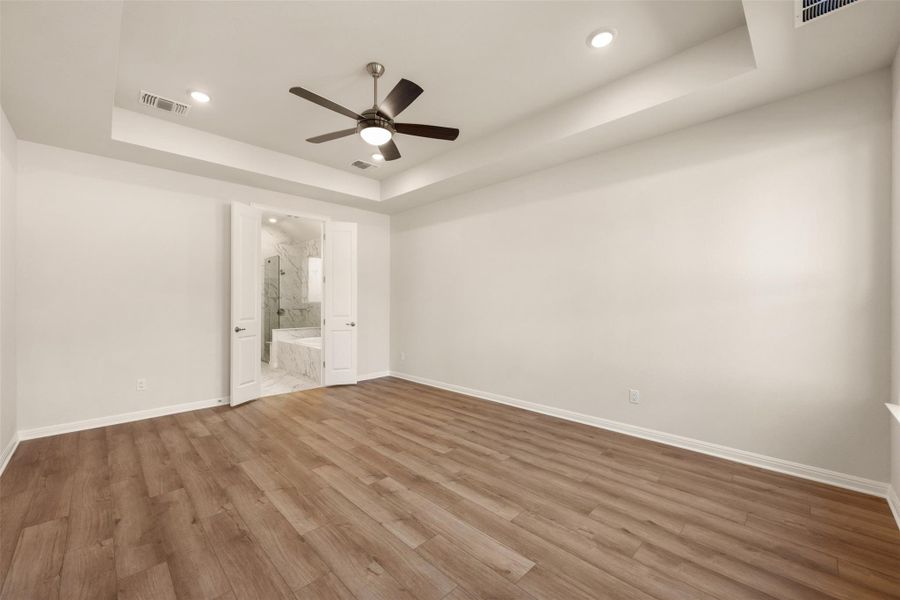 Representative images and renderings are for illustrative purposes. Actual structural options and design finishes of home may vary. Representative images and renderings are for illustrative purposes. Actual structural options and design finishes of home may vary.