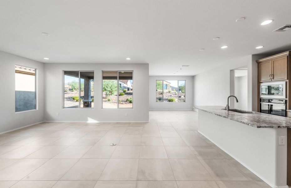 Spacious, unfurnished interior of a new home in Sun City Festival, Buckeye (Image 17).