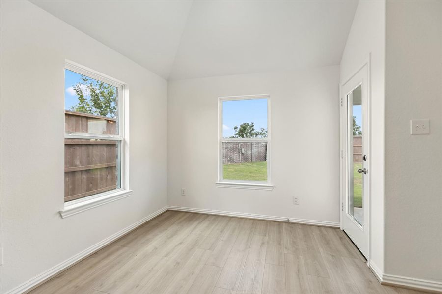 Spacious, unfurnished interior of a new home in Oakwood Estates, Waller (Image 25).