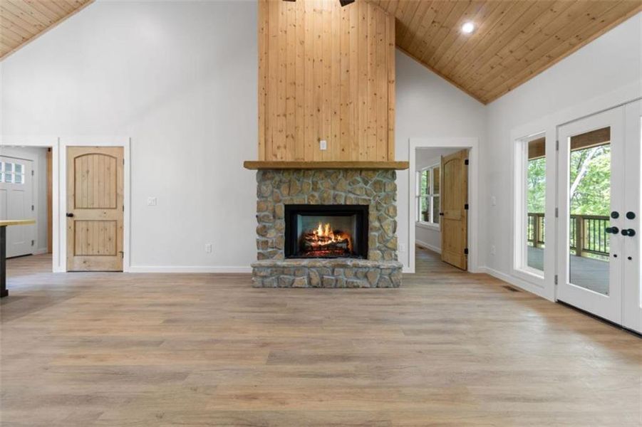 Spacious, unfurnished interior of a new home in , Ellijay (Image 33).