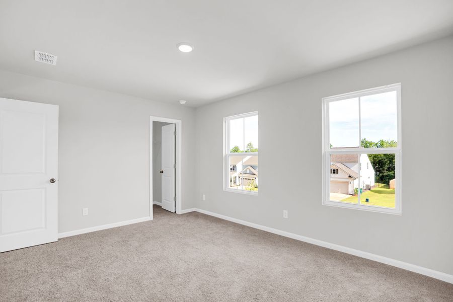 Spacious, unfurnished interior of a new home in Carriage Estates, Lexington (Image 47).