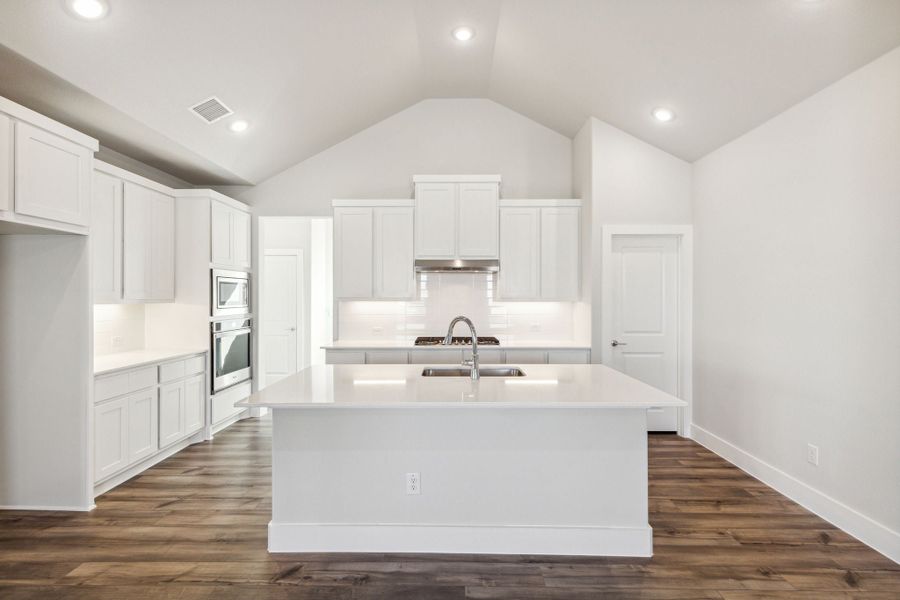 Representative furnished interior of a home built from the Cardinal by Centre Living Homes in Dove Hollow, Waxahachie (Image 14).