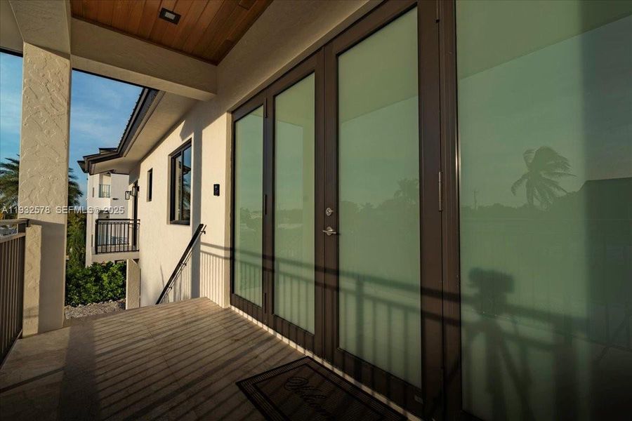 Exterior details and patio area of a home in , Marathon (Image 44).
