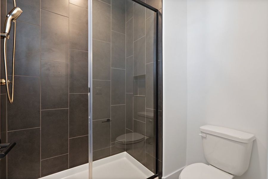 051_lb100718_525 051_lb100718_525