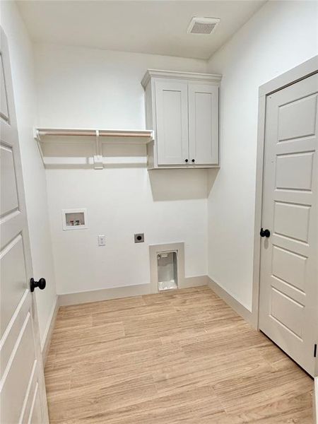 Spacious, unfurnished interior of a new home in , Weatherford (Image 15).