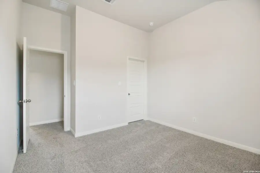 Spacious, unfurnished interior of a new home in , San Antonio (Image 26).