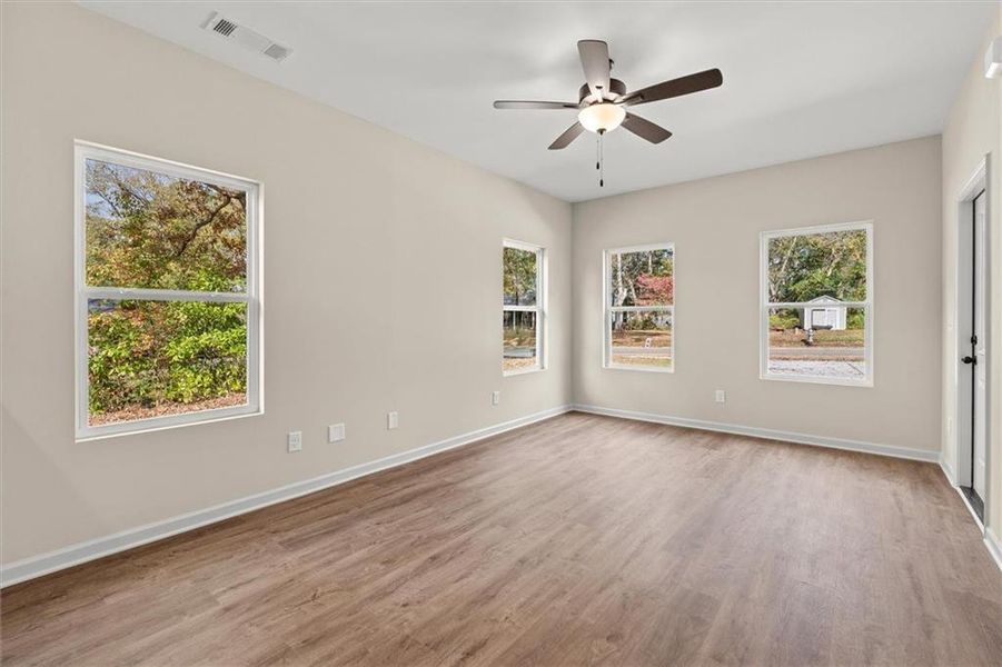 Spacious, unfurnished interior of a new home in , Carrollton (Image 16).