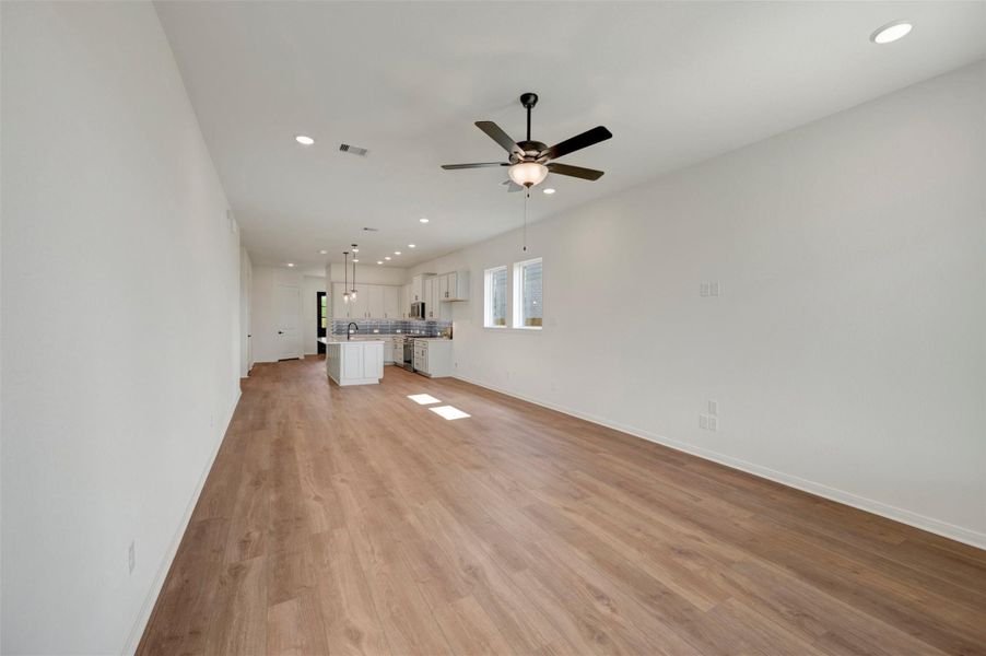 Spacious, unfurnished interior of a new home in The Grand Prairie - Meadow Collection, Hockley (Image 38).