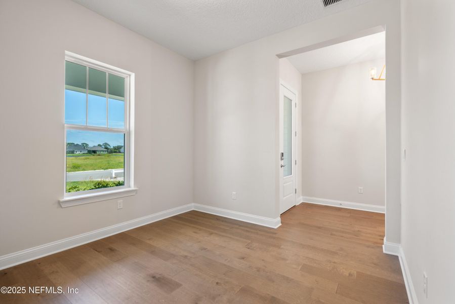 Spacious, unfurnished interior of a new home in Madeira, St. Augustine (Image 29).
