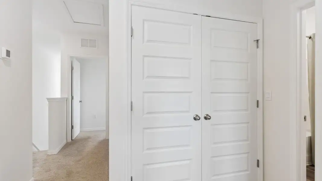 Spacious, unfurnished interior of a new home in Atria at Ridgewood Lakes, Davenport (Image 19). Spacious, unfurnished interior of a new home in Atria at Ridgewood Lakes, Davenport (Image 19).