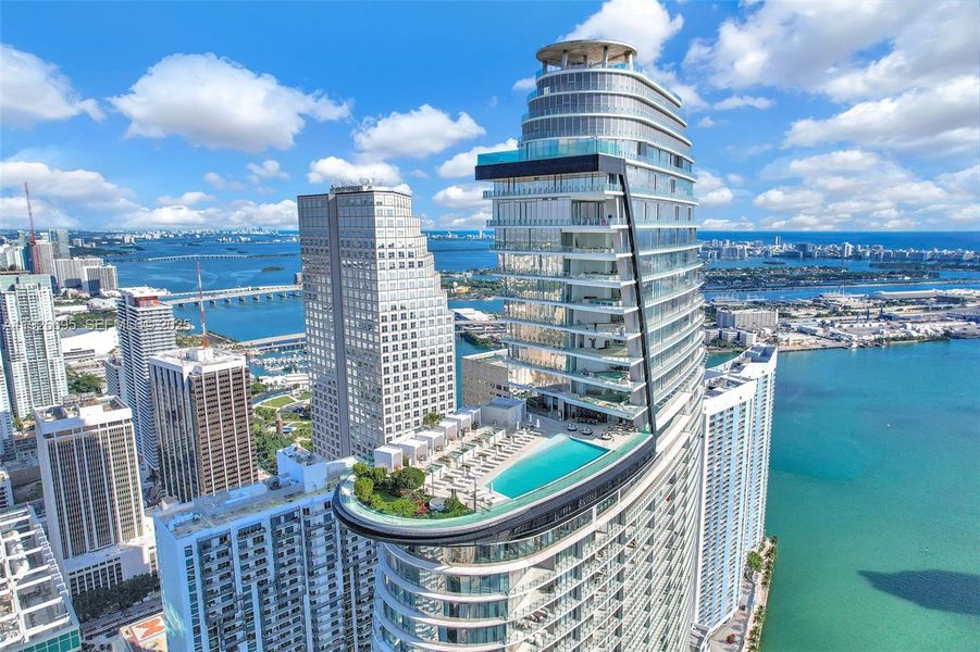 Condo located in Miami, FL showcasing its design and architecture (Image 28).