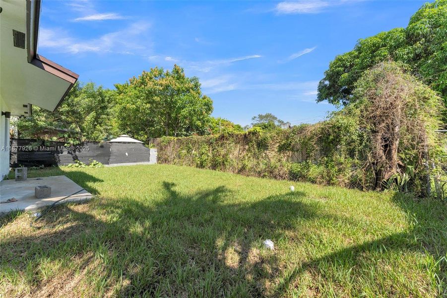 Front exterior of a new home in , Miami, FL, highlighting curb appeal (Image 16).