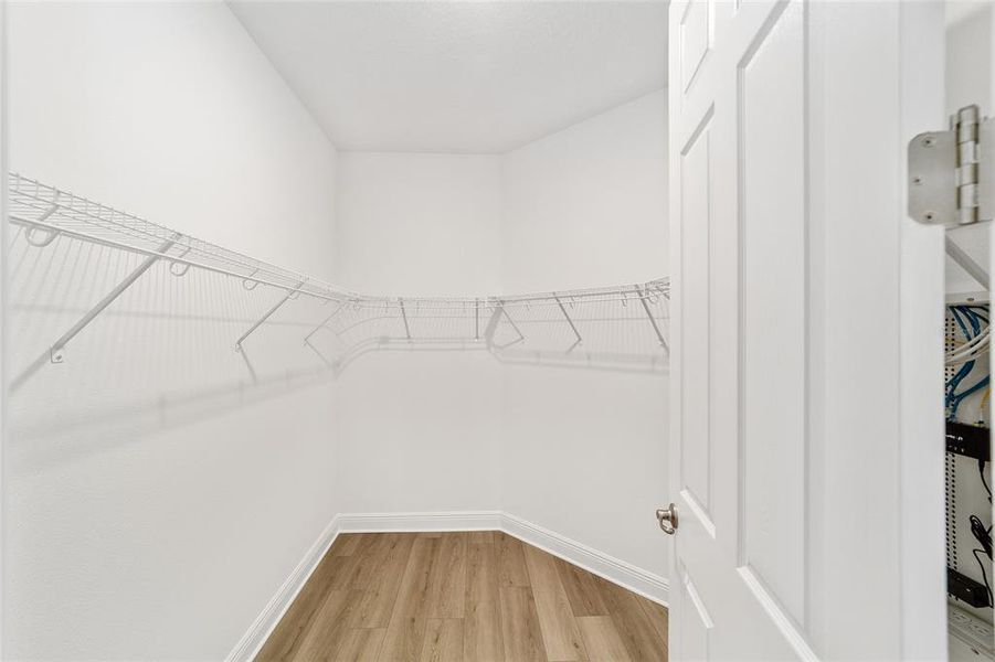 Spacious, unfurnished interior of a new home in , Ocala (Image 32).