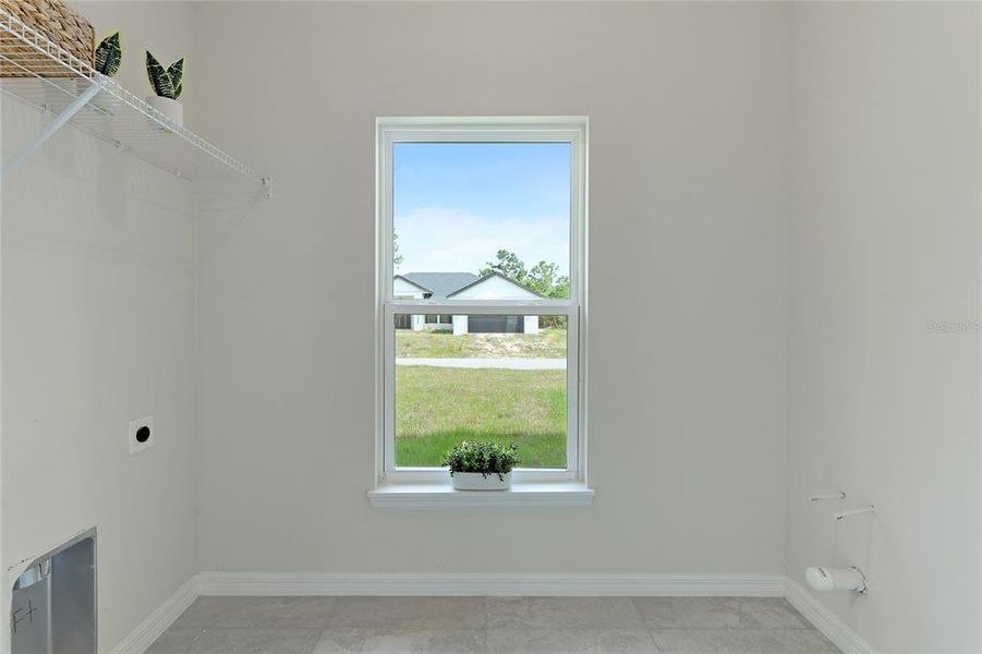 Spacious, unfurnished interior of a new home in , North Port (Image 19).