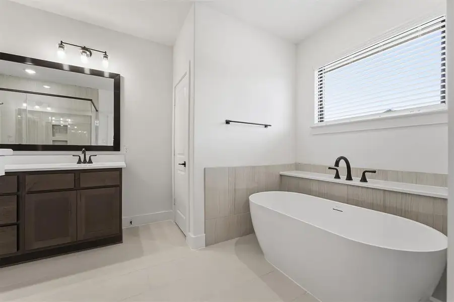 Furnished interior view inside a new home in Craig Ranch, McKinney (Image 7).