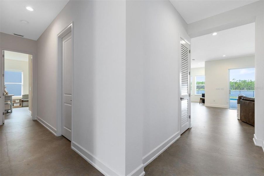 Spacious, unfurnished interior of a new home in , Daytona Beach (Image 20).