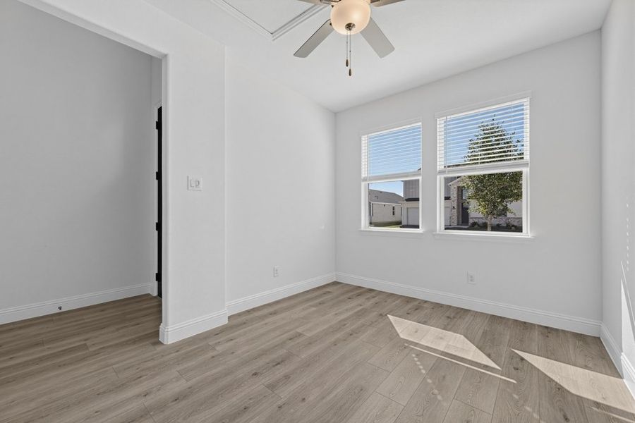 Spacious, unfurnished interior of a new home in Madero 50s, Fort Worth (Image 28).