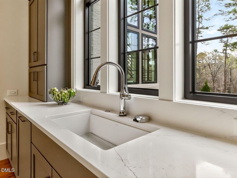 022-1280x960-kitchen